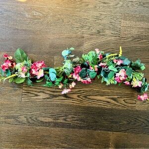 Green Floral Spring Structured Garland with Eucalyptus & Hydrangeas
